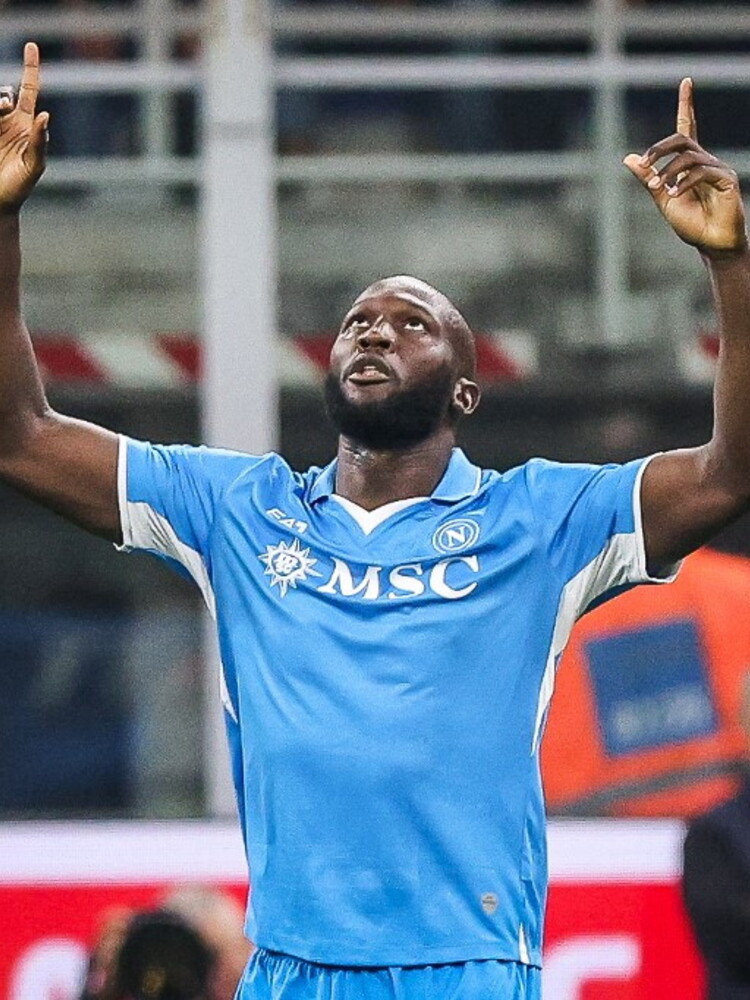 Il Napoli batte 2-0 il Milan a San Siro e prova l'allungo in classifica