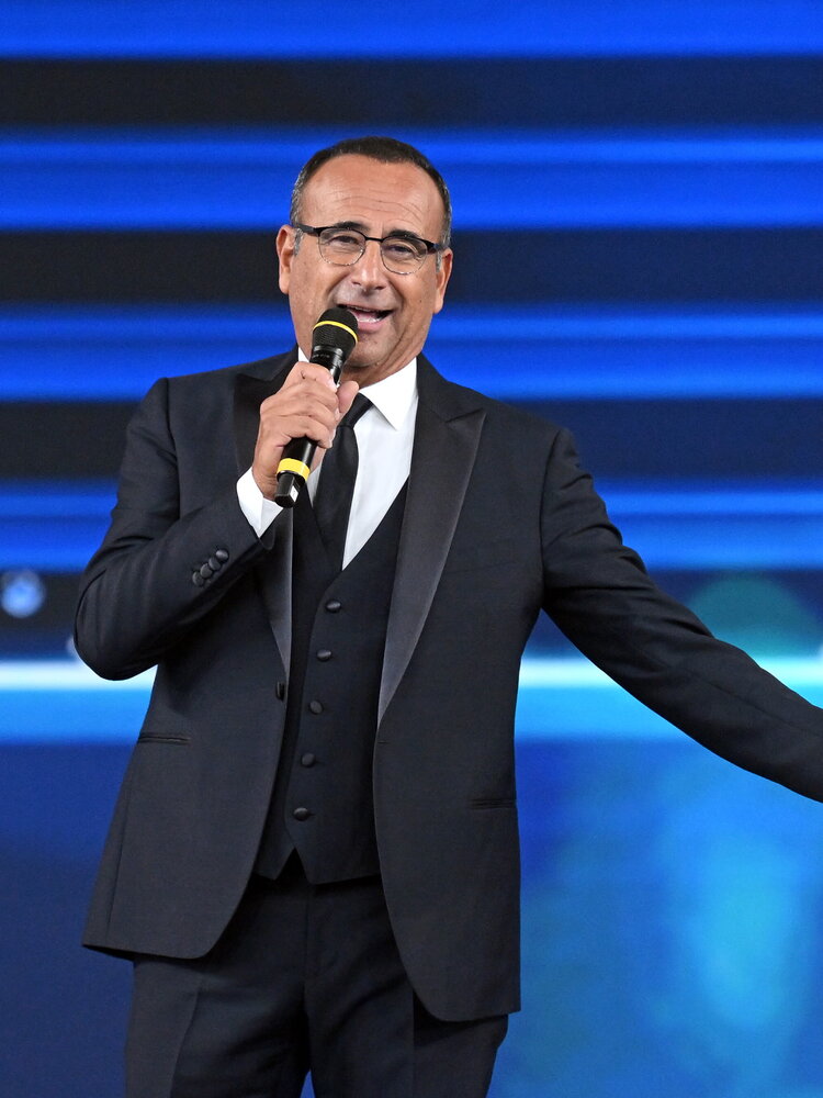 Carlo Conti presenta Sanremo: tornano le nuove proposte e Cattelan per il finale