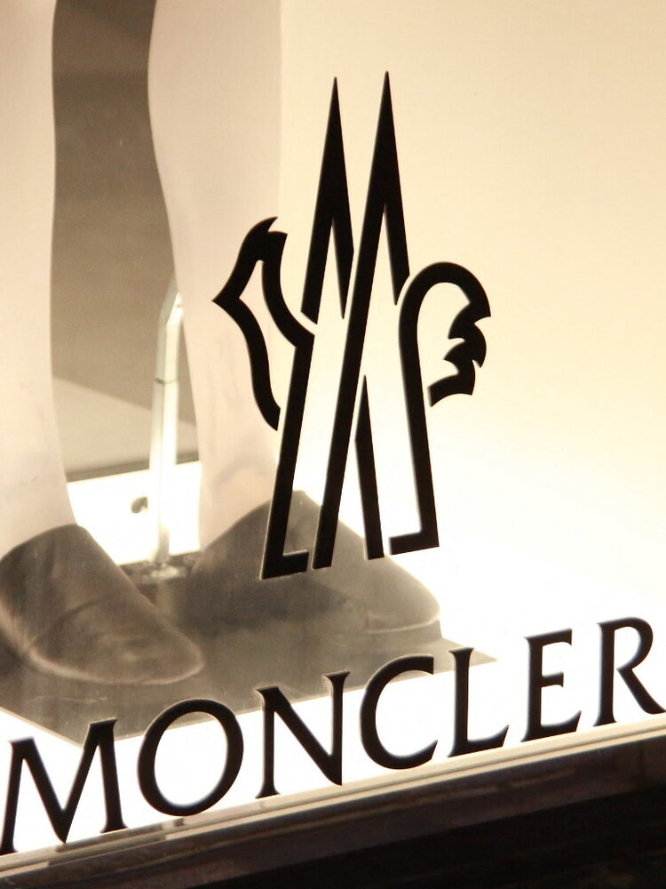 Moncler: si rincorrono le voci su Burberry e il titolo crolla a  -1,19%