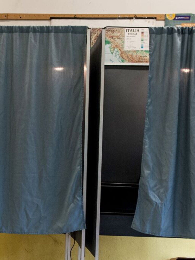 In Emilia-Romagna e Umbria oggi si vota fino alle 15. Poi subito lo spoglio 