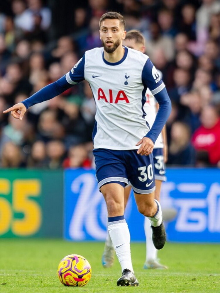 Frase razzista verso un compagno di squadra, maxi squalifica e maxi multa a Bentancur