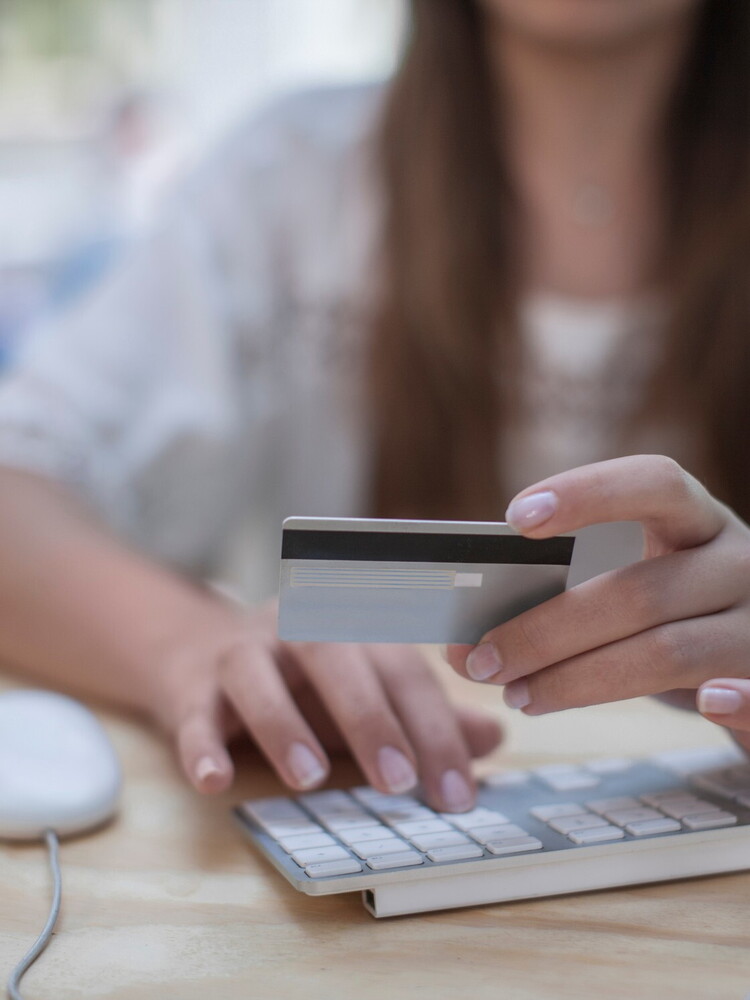 Italia roccaforte di Amazon, Europa fan del fast fashion. La mappa di dove si fa shopping online nel mondo