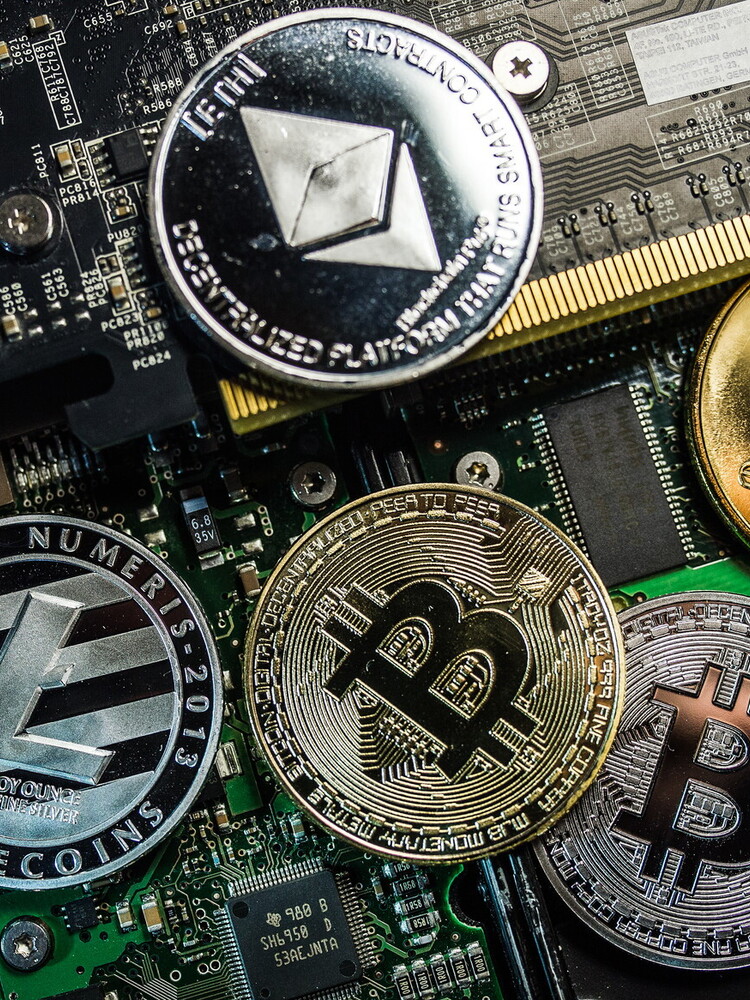 Criptovalute da record, ora valgono 3.000 miliardi. Il re resta il Bitcoin