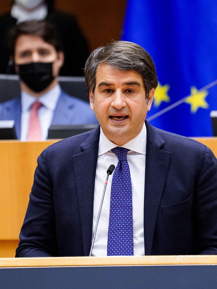 Fitto si dimette da ministro: "Sono stati anni entusiasmanti e intensi"