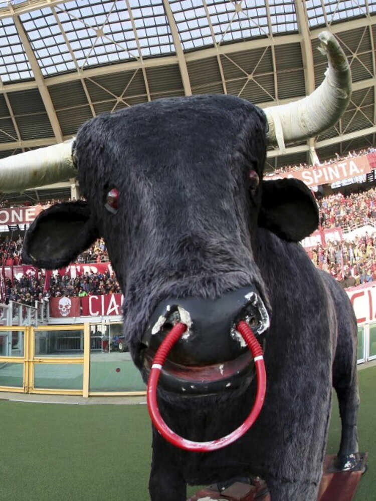 Due ricorrenze al Toro ma la voglia di festeggiare non c'è. Serve aria fresca