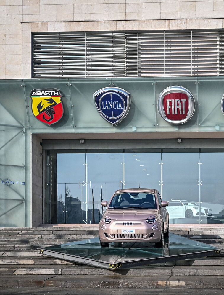 Stellantis crolla in Borsa dopo le dimissioni di Tavares  