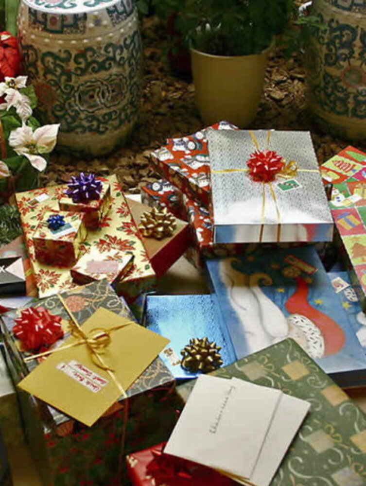 A Natale sì ai regali, ma con un occhio al prezzo