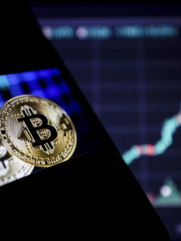Inarrestabile Bitcoin. Sfondato per prima volta il tetto dei 100 mila dollari