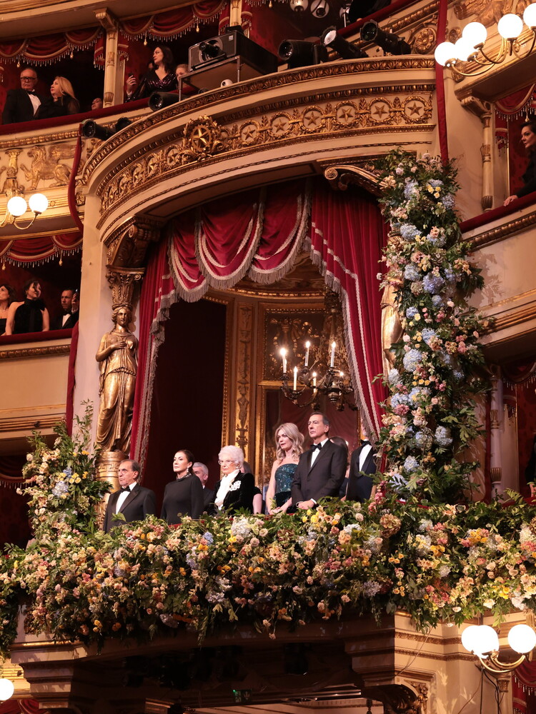 Cala il sipario sulla Prima, 12 minuti di applausi alla Scala