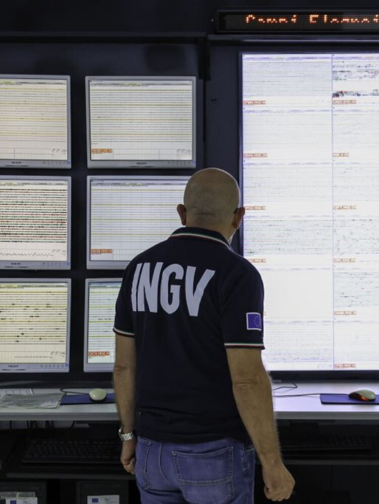 Accordo Ingv-Sparkle per la sperimentazione dei cavi sottomarini come sensori per terremoti