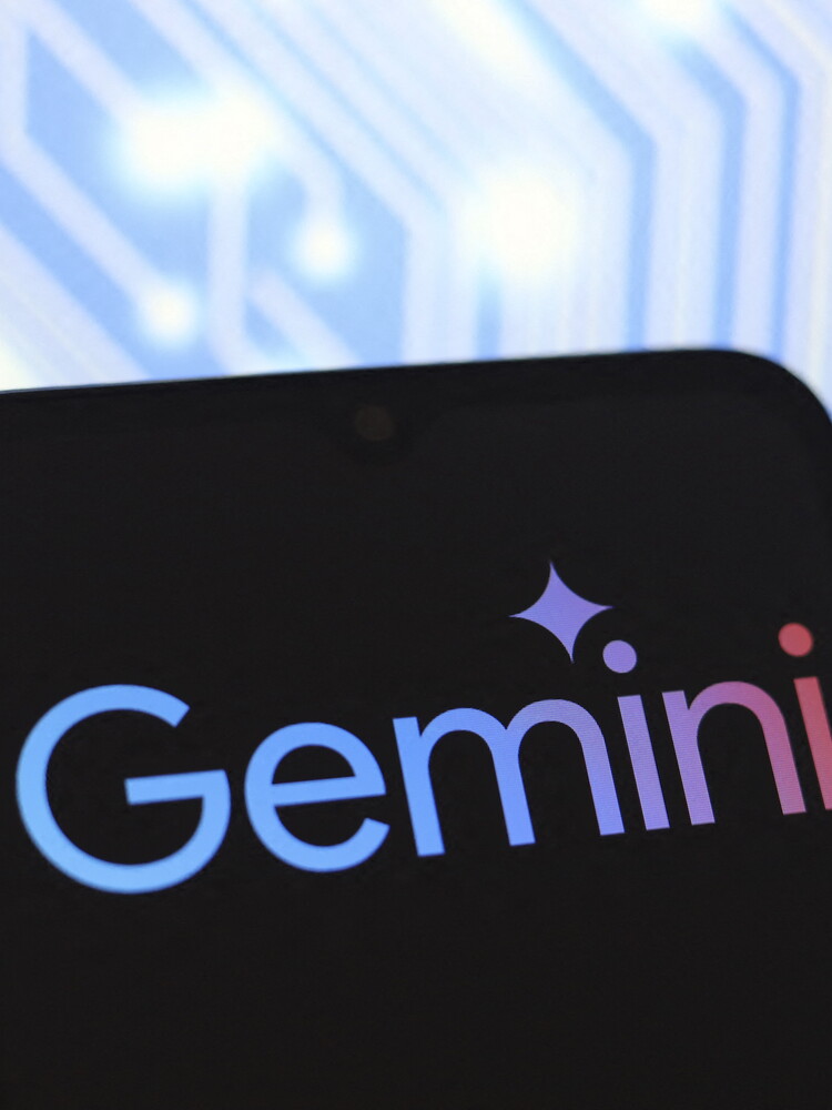 Google presenta Gemini 2.0, l'IA che usa il computer da sola 