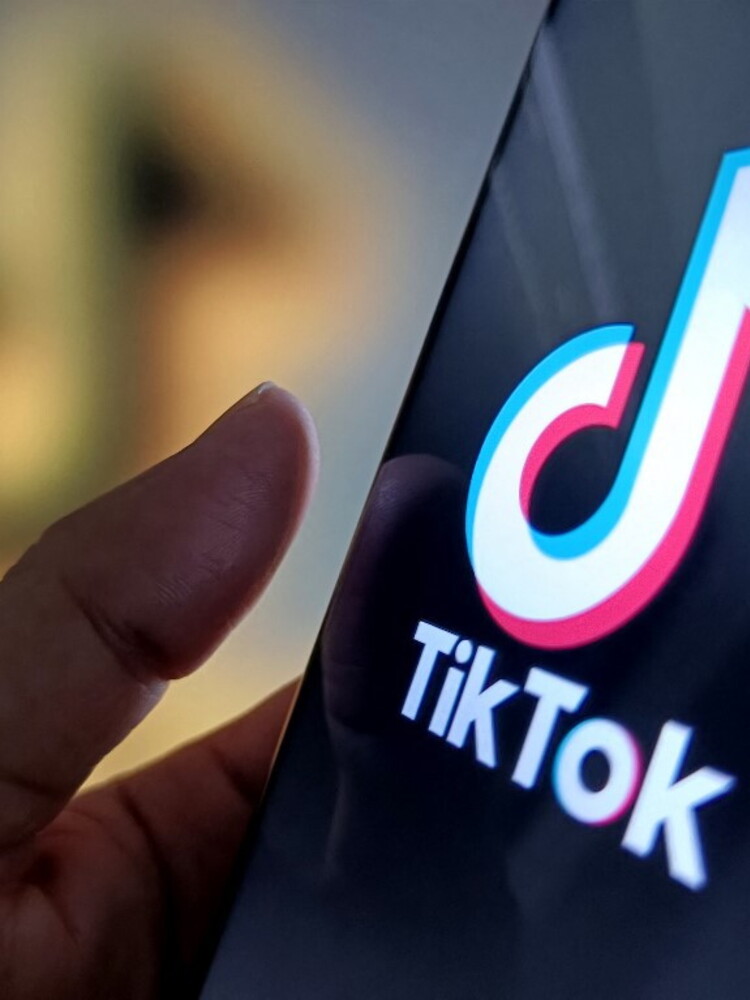 I cinque neologismi nati su TikTok e sbarcati sulla Treccani