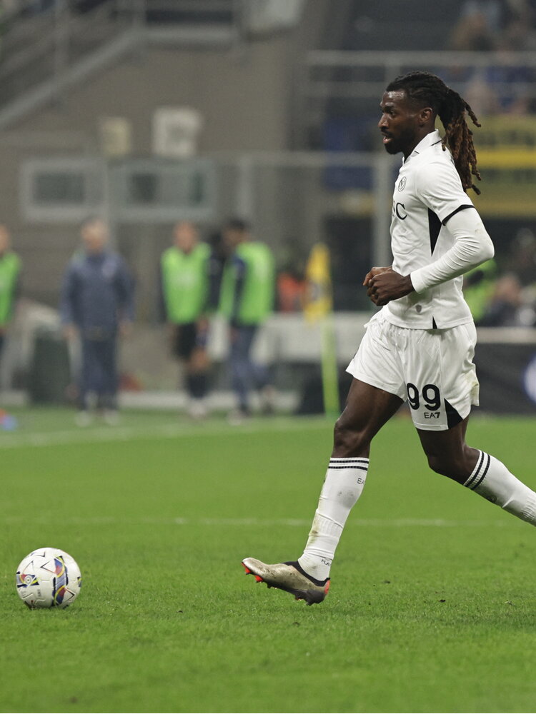 Vittoria sofferta per il Napoli al Ferraris, 2-1 al Genoa