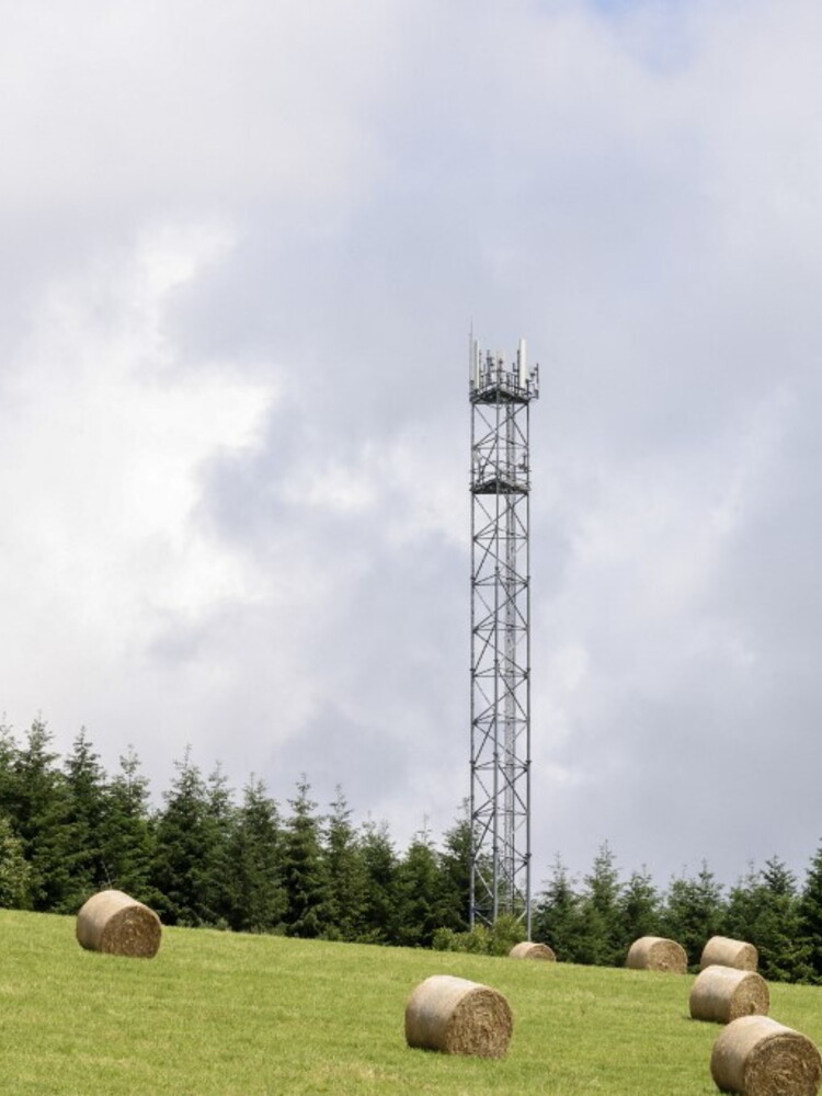 In campagna più esposti alle radiazioni 5G dei cellulari