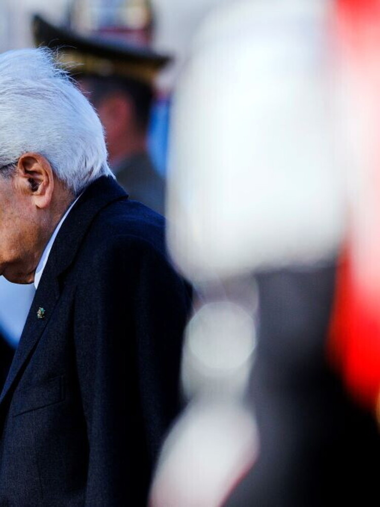 Mattarella a Caivano per la messa di don Patriciello