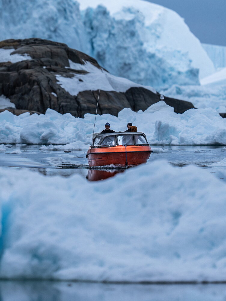 Il cambiamento climatico sta mutando i laghi in Groenlandia