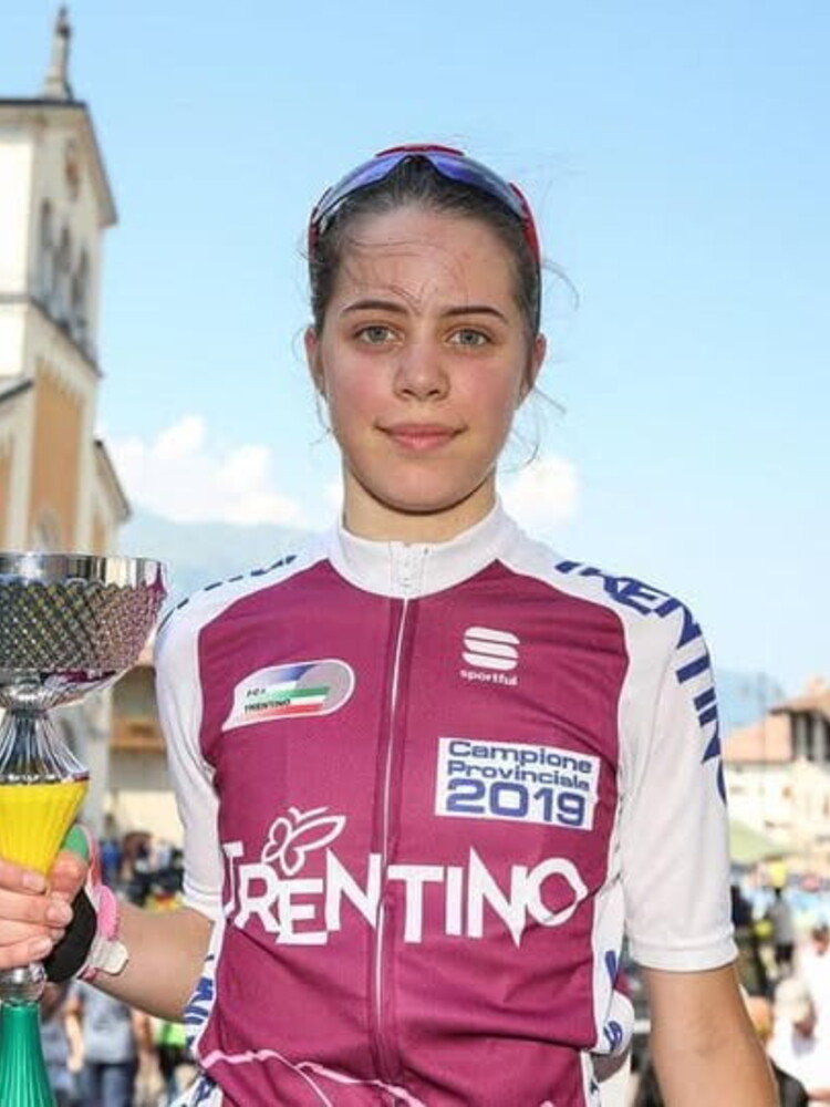 Morta investita da un'auto la promessa del ciclismo Sara Piffer