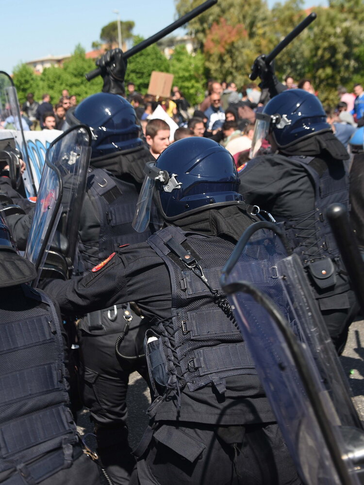 Supera le 100mila firme la petizione contro le aggressioni alle Forze dell'Ordine