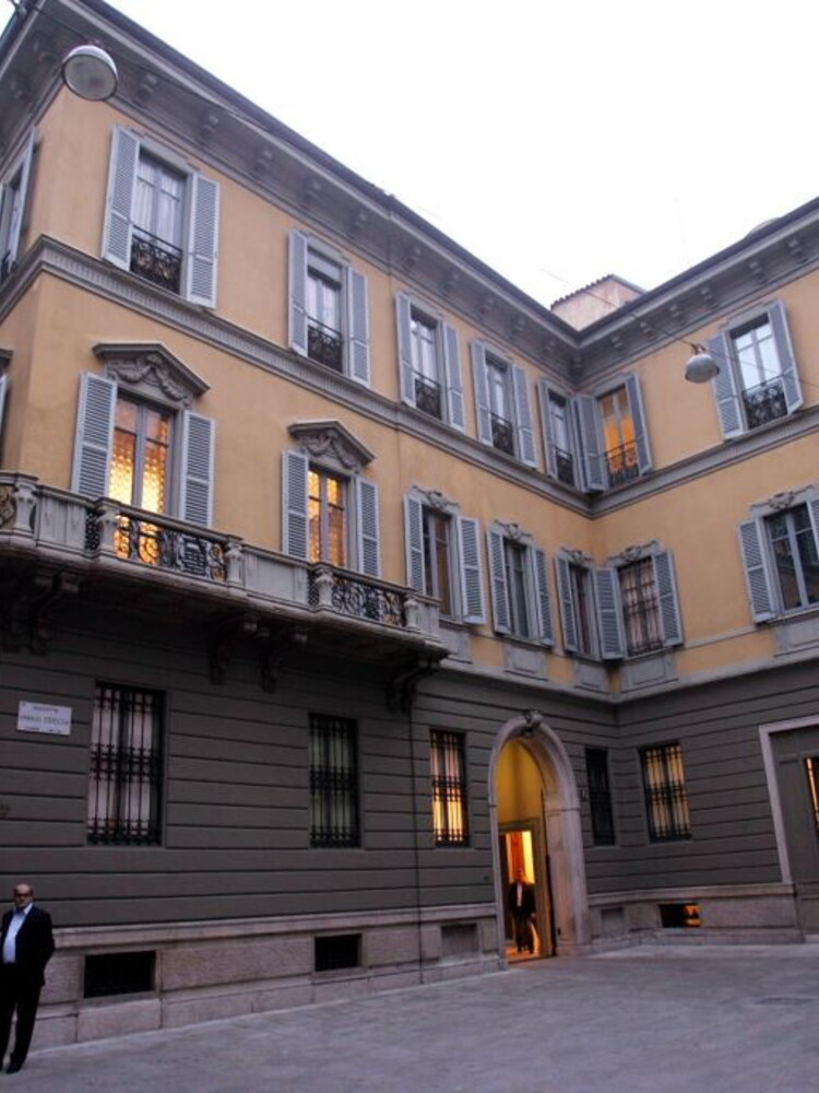 Mediobanca respinge l'Ops di Mps: "Fortemente distruttiva di valore"