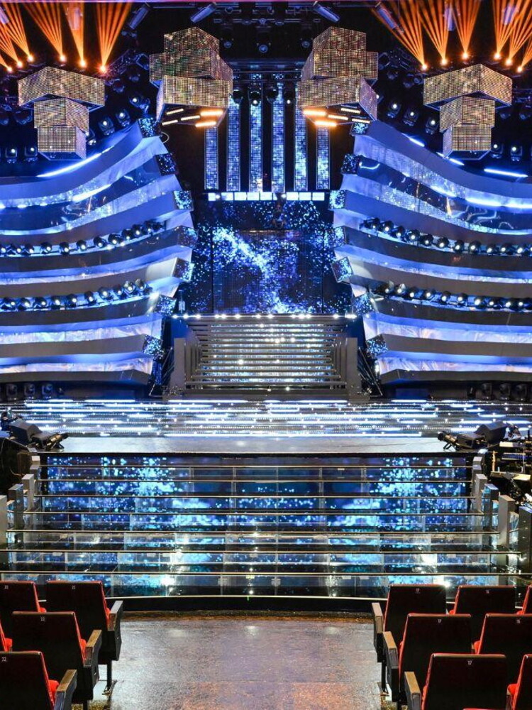 Ecco la "Techno Hall" di Sanremo 2025: una scenografia di "semplicità complessa"