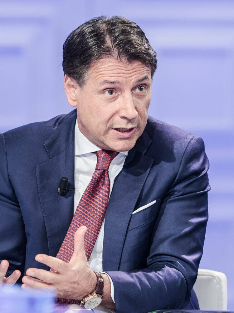 Ok di Conte al 'lodo' Franceschini. Irritazione dem