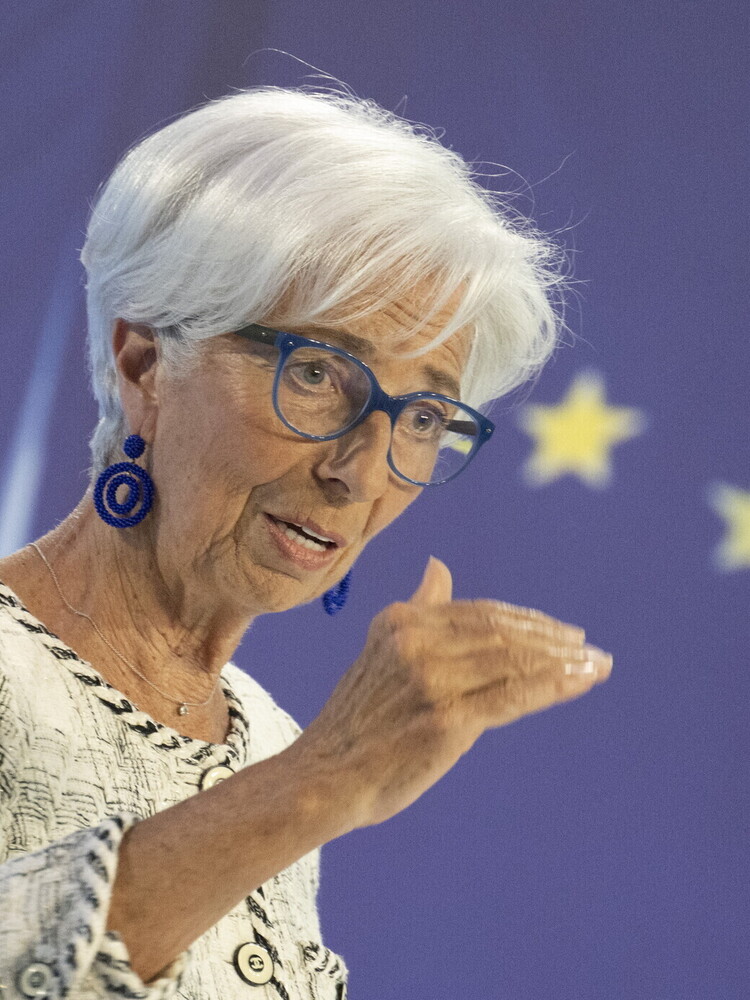 Lagarde taglia i tassi e vede la ripresa, attenzione sui dazi