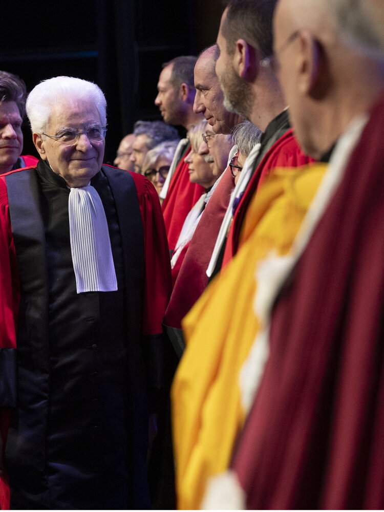 Mattarella avverte la Ue: "Scelga se essere vassalla o protagonista internazionale"   