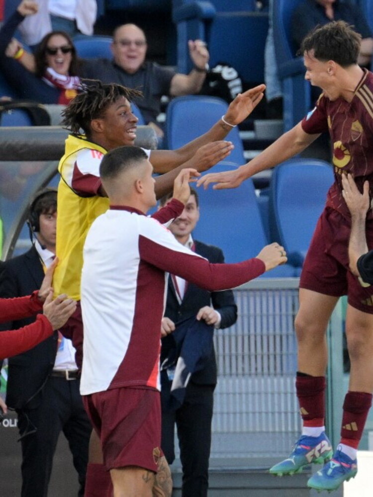 La Roma espugna Venezia con un rigore di Dybala 
