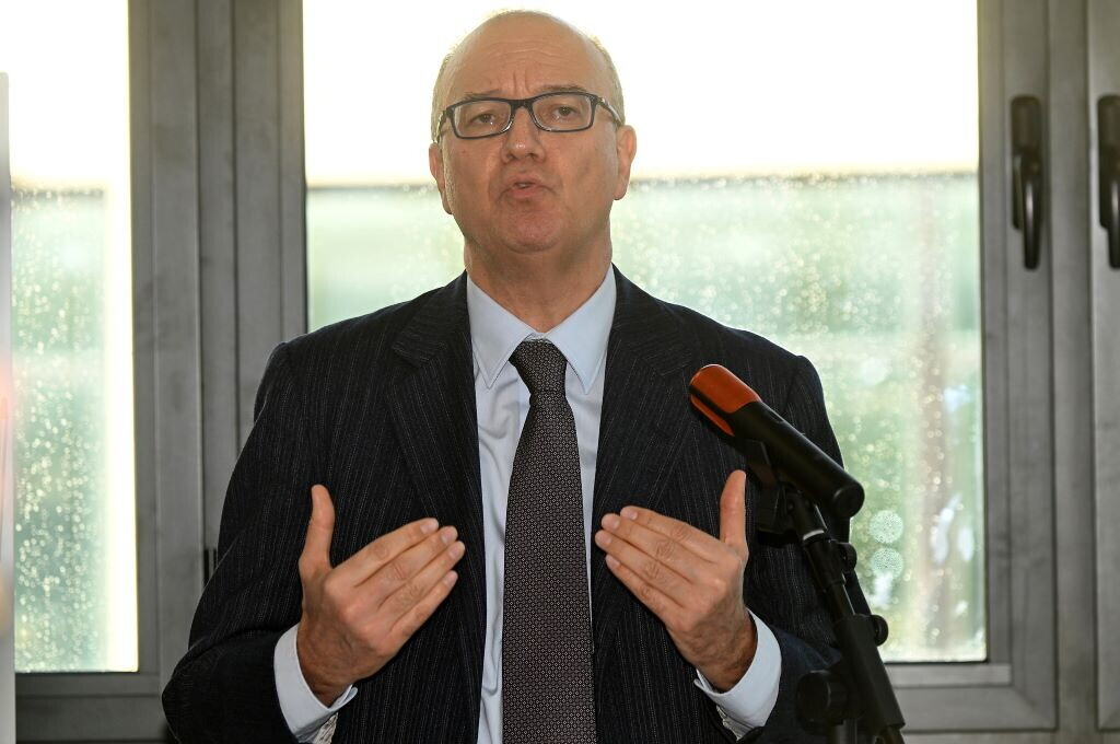 Valditara attacca le opposizioni: "falsità sui femminicidi"