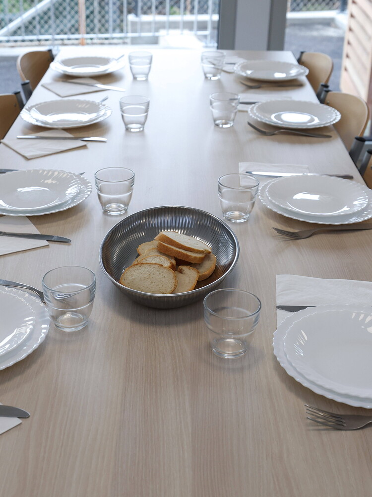 Pane e olio agli alunni morosi. È bufera sulla sindaca di Montevarchi