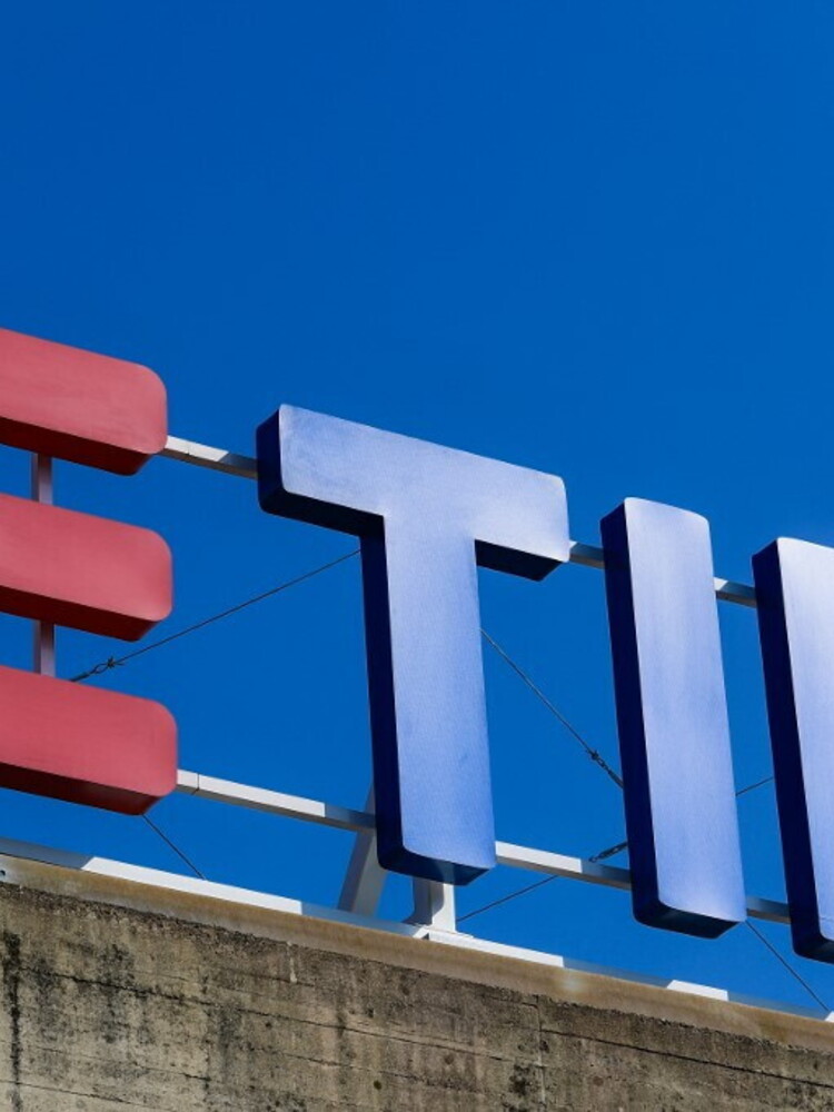 Attesi i cda di Poste e Cdp, possibile lo scambio della quota di Tim