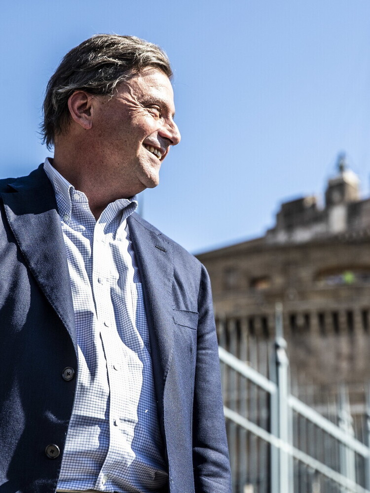 Calenda proclamato segretario di Azione con l'85,8% dei voti  