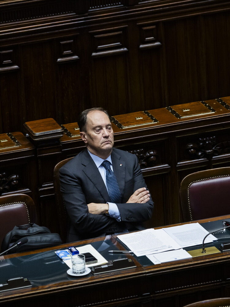 Su Paragon il governo non risponderà al question time. Insorgono le opposizioni