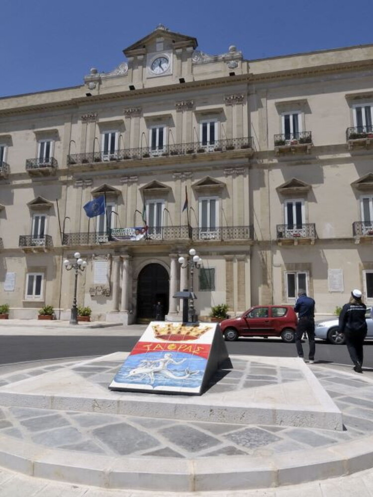 I Consiglieri Comunali si dimettono, a Taranto si torna alle urne