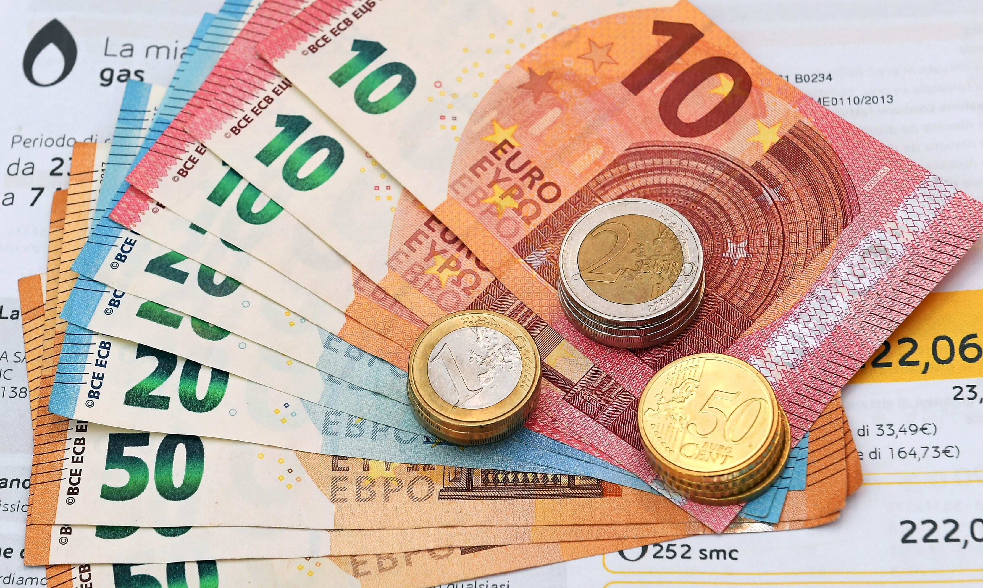 Una 90enne siciliana riceve una bolletta idrica da 12mila euro