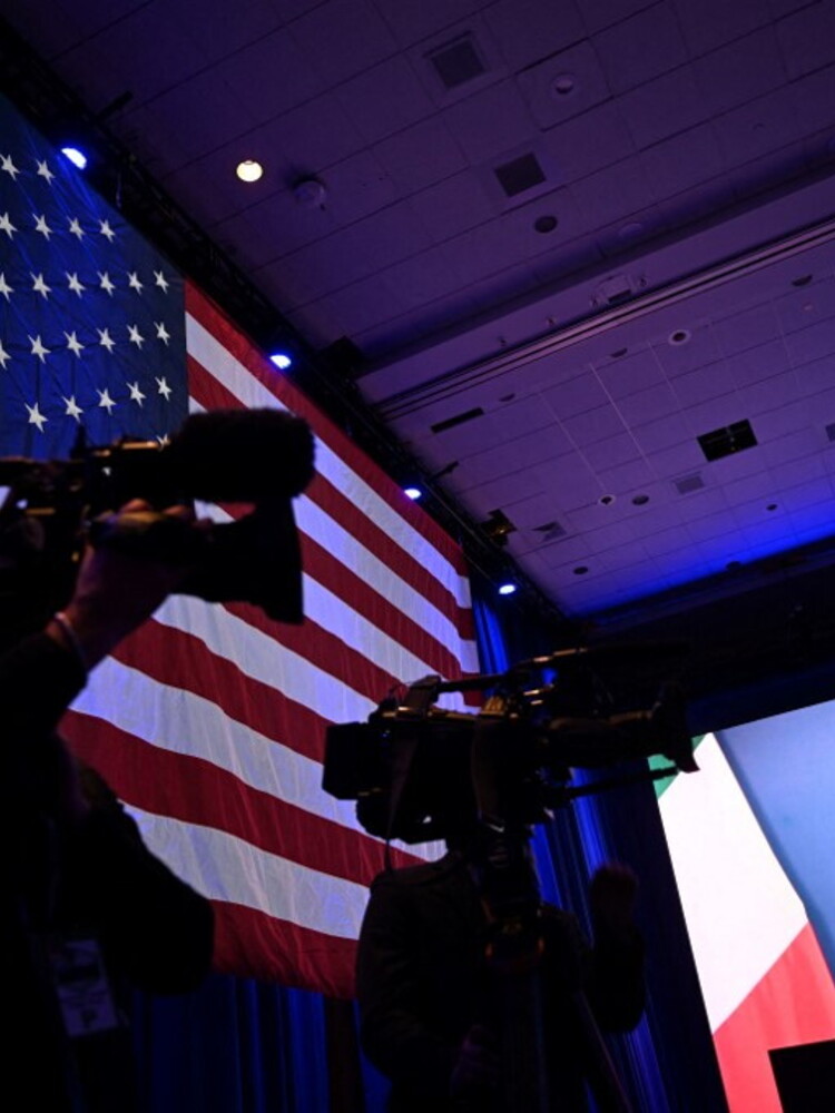 Meloni alla convention dei Conservatori: "Trump è un leader forte, non si allontanerà dall'Europa"