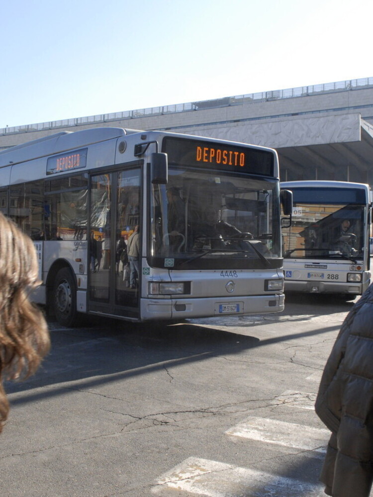 Lunedì nero dei trasporti, si fermano bus e metro