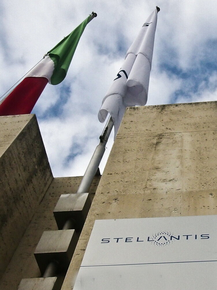 Crollano le vendite Stellantis a gennaio -16%