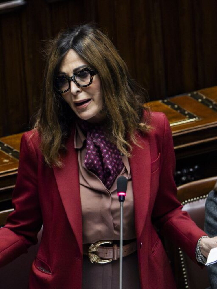 La Camera respinge la mozione di sfiducia contro Santanchè: "Mi difendo nel processo"