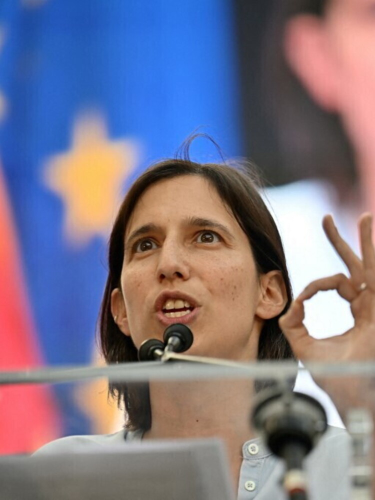 Dalla guerra ai 'cacicchi' alla tela delle alleanze, i due anni di Elly Schlein 