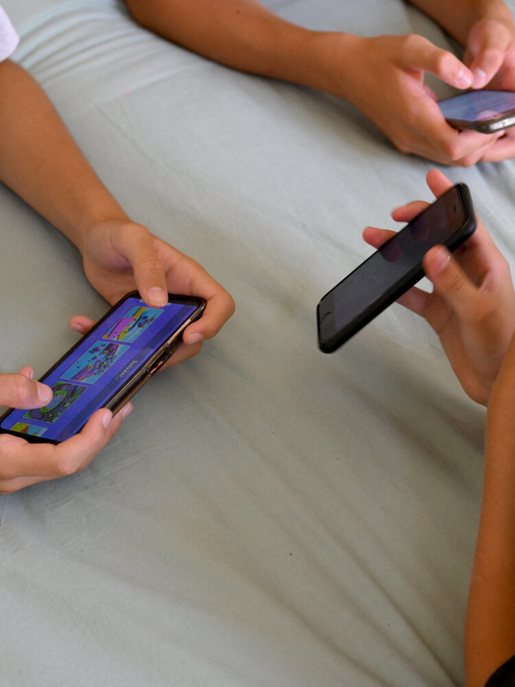Eyes Up, gli effetti di social e smartphone sugli adolescenti
