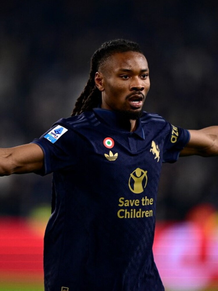 La Juventus batte il Verona 2-0 e comincia a 'vedere' l'Inter