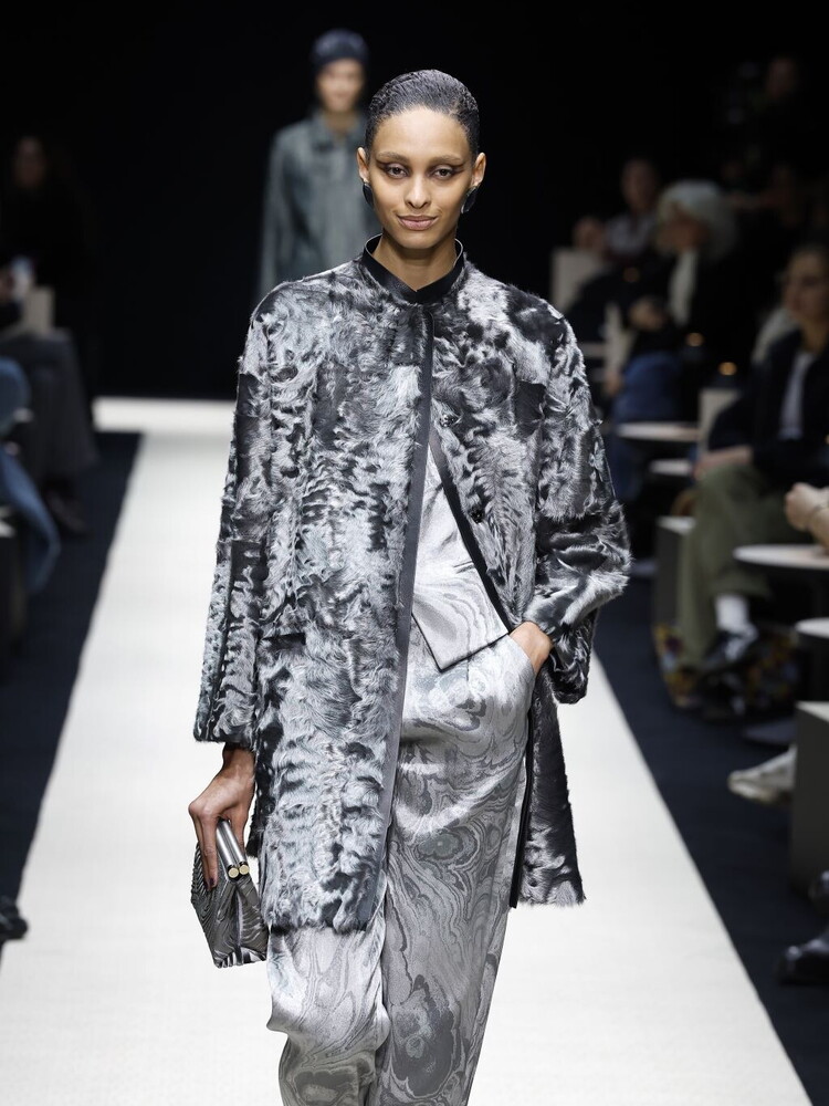 Dalla settimana della Moda di Milano le tendenze del prossimo inverno: cinture e 50 sfumature di grigio