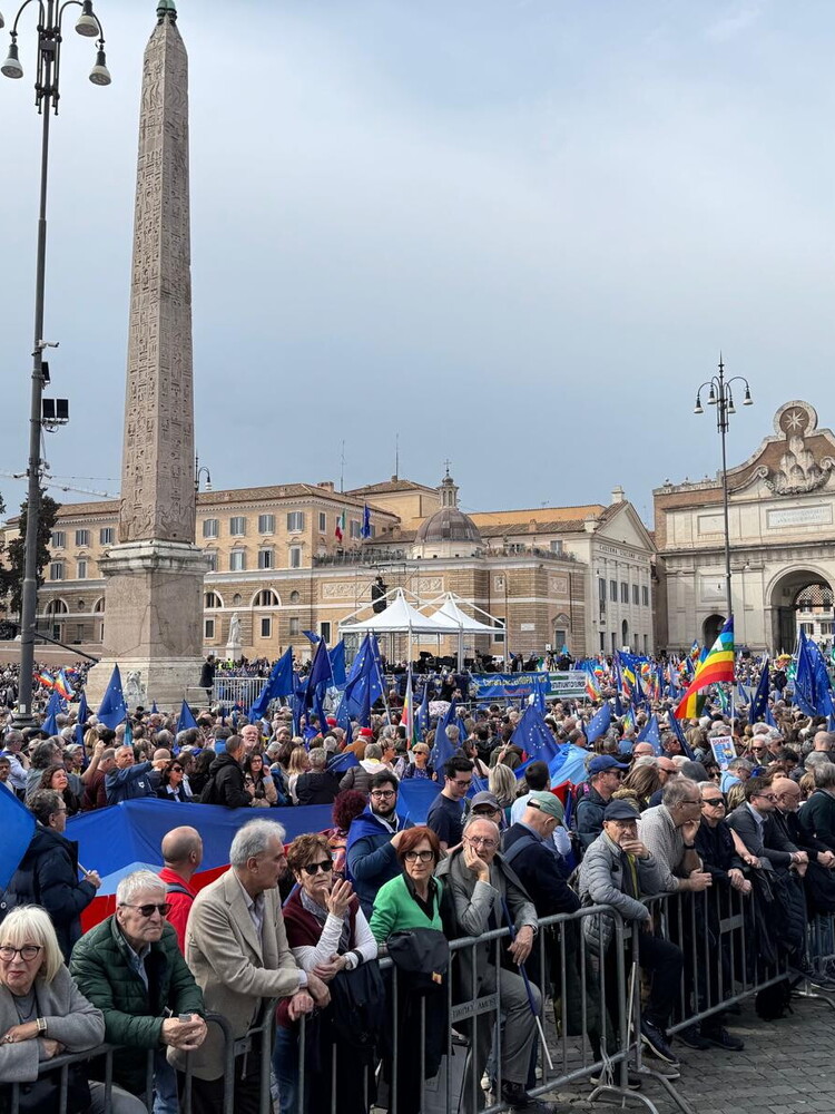 "Non perdiamoci di vista", il Popolo Blu dei '50mila' per una "Nuova Europa"