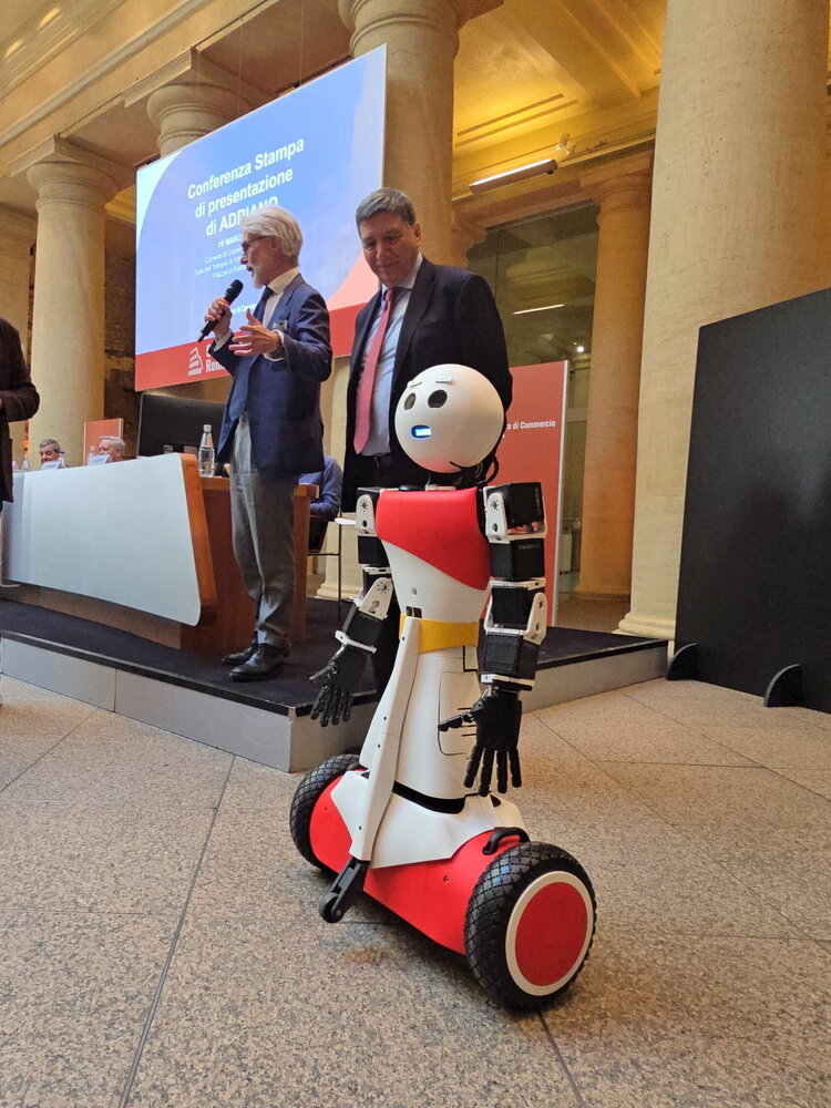 La Camera di Commercio di Roma ha un nuovo dipendente: si chiama ADRIANO ed è un robot