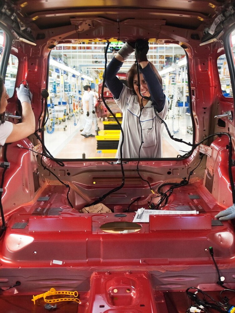 Effetto Trump sui mercati, crollano le auto 