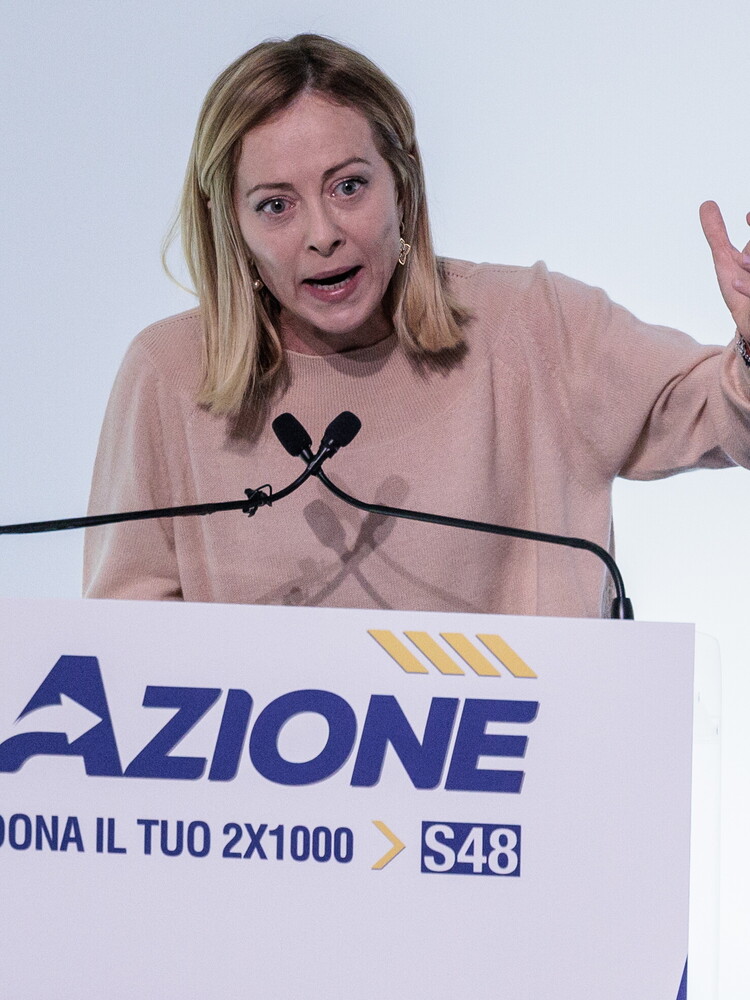  Meloni al congresso di Azione: "L'Italia è con l'Ue e difende l'unità dell'Occidente. Quadro economico imprevedibile"
