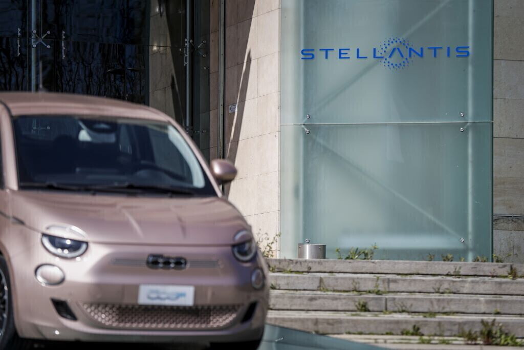Stellantis, nel 2025 ricavi in calo e perdita da 22,3 miliardi