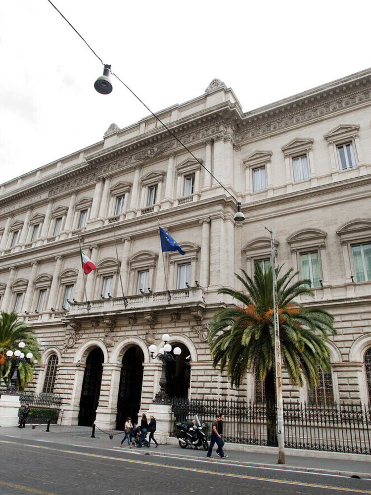 Dazi Usa, la Banca d'Italia taglia le previsioni del Pil 
