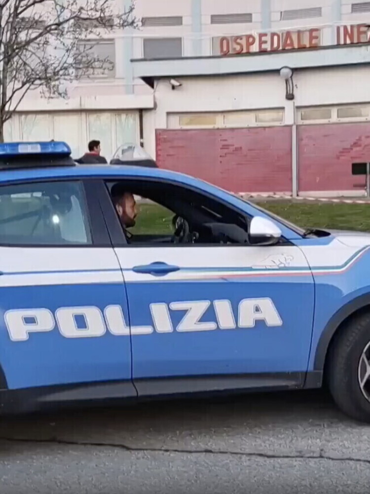 Una cartomante circuisce un'anziana, tre arresti a Milano